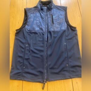 Vineyard Vines Women’s Blue Fairhaven Vest Outerwear New medium, damaged zipper